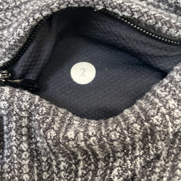 Lululemon Grey Long Sleeve Soft Knit Top - Size 2 - Picture 4 of 5
